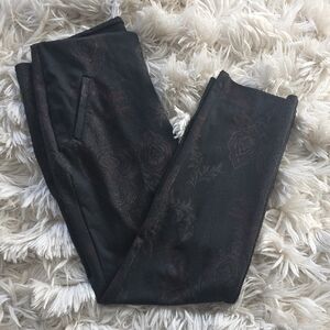 Chico's Black With Subtle Red Print Slimming Ankle Pants